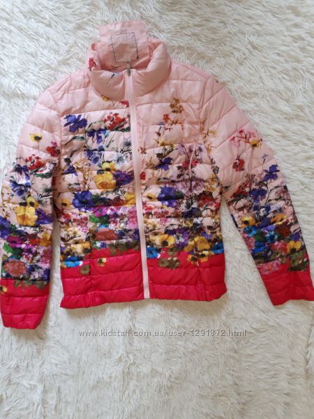 Невероятно красивая яркая стильная куртка деми на синтепоне от Softy Italy