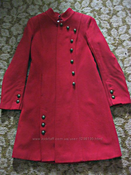 Продам пальто женское р. 46 красное 