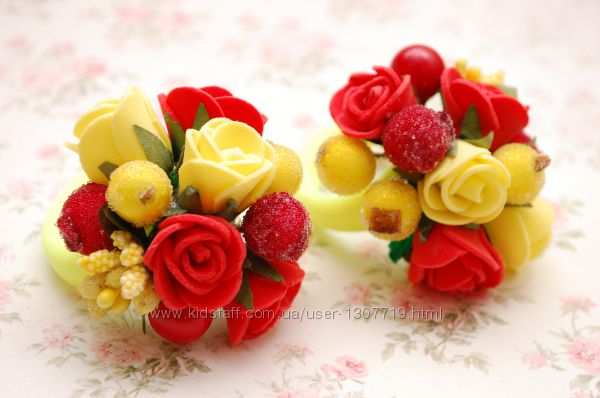 Резинки для волос с цветами 