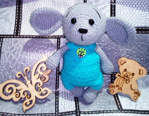 Мышонок в комбезе