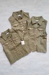 Крутая жилетка Zara цвета хаки в стиле Denim для девочек. 