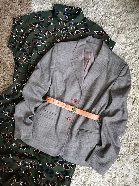 Актуальный стильный базовый пиджак в клетку красивого кофейно-серого оттенк