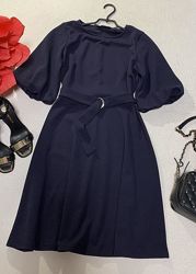 Шикарное фактурное платье с поясом и красивыми рукавами-буфами