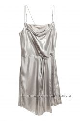Cтильное металлизированное платье шведского бренда H&M , xs