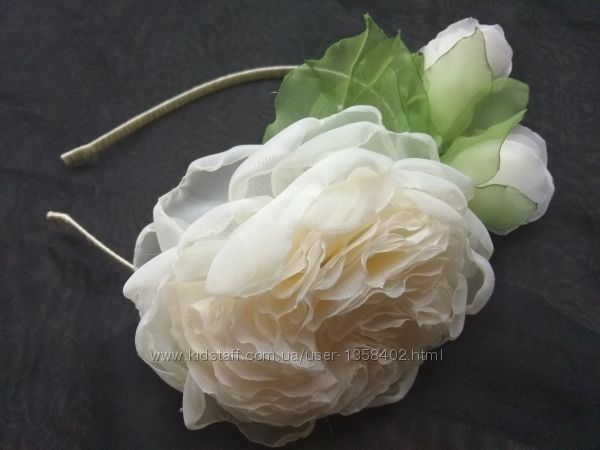 Обруч Английская роза ,  цветы из шифона и атласных лент 