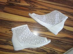 Босоножки женские 