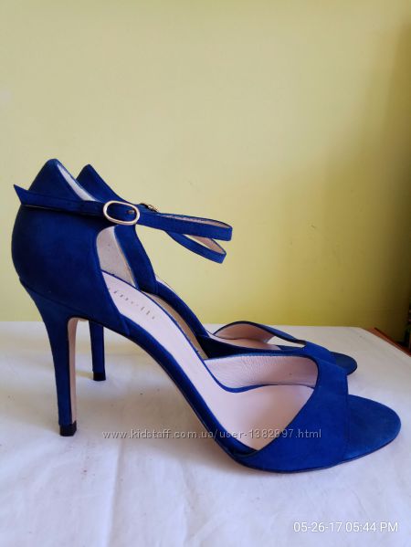 Босоножки 39 роз. фірма Minelli