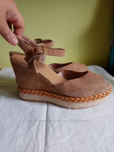 Босоножки 40 розмір бренд  Minelli