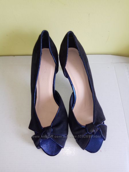 Босоножки 37  розмір бренд Andre