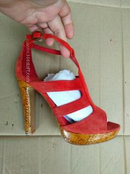 Босоніжки 38 розмір бренд Minelli