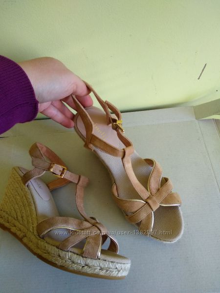 Босоножки 38 розміру бренд Minelli