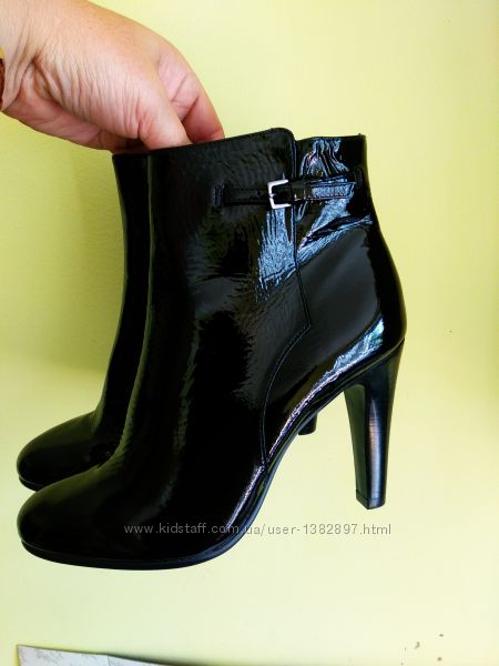 Ботинки 39 розмір бренд Minelli