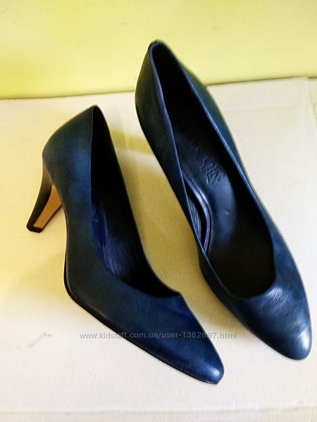 Туфлі 36 37 38 39 розмір бренд Andre розпродаж