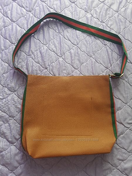 Новая удобная женская сумка коричневая
