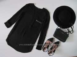 Черная блуза 100  вискоза рукав подкатывается с V-образным вырезом