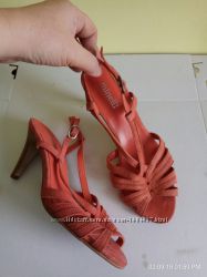 Босоножки 38 40 розмір бренд Minelli