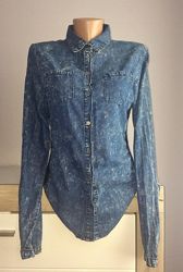 Стильная джинсовая рубашка с элементами кружева