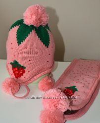 Комплект для девочки шапка и шарф 1-2 года розовая клубничка