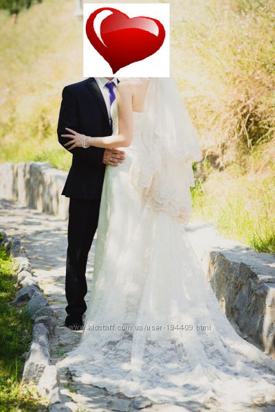 Свадебное платье со шлейфом цвет айвори 