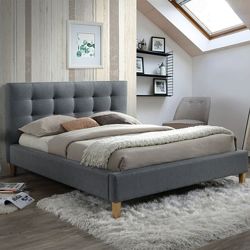 Лучшая недорогая двуспальная кровать 160х200 см в мягкой серой обивке