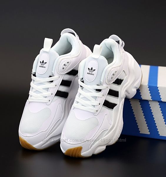 Женские кроссовки Adidas Consortium Naked Magmur Runner. White Black