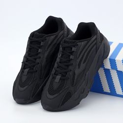 Мужские кроссовки Изи Adidas Yeezy Boost 700. Black