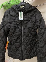 Стильная куртка Benetton, размер XS-S. 