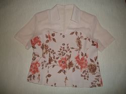 Красивая блуза с цветочным принтом