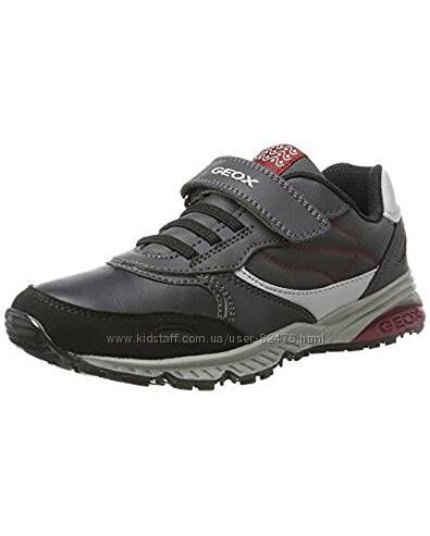 Кросівки Geox.